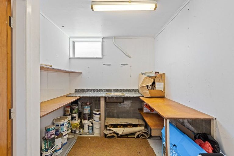 Photo of property in 29 Awanui Street, Merrilands, New Plymouth, 4312