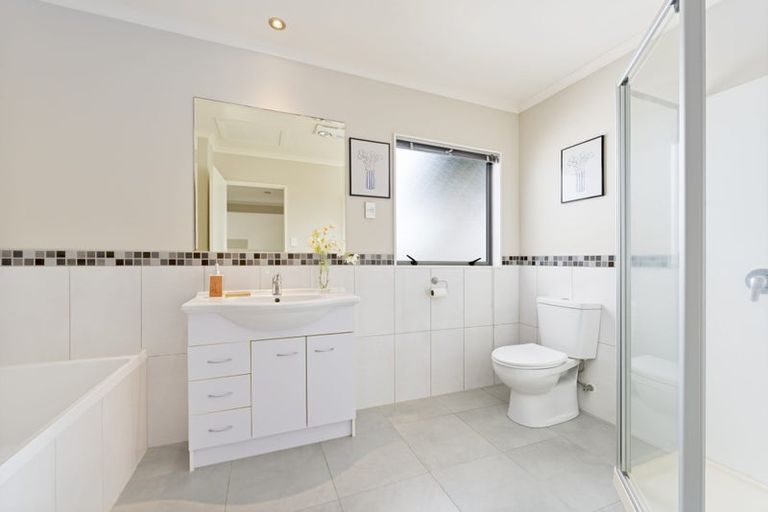 Photo of property in 22 Gala Place, Henderson, Auckland, 0612