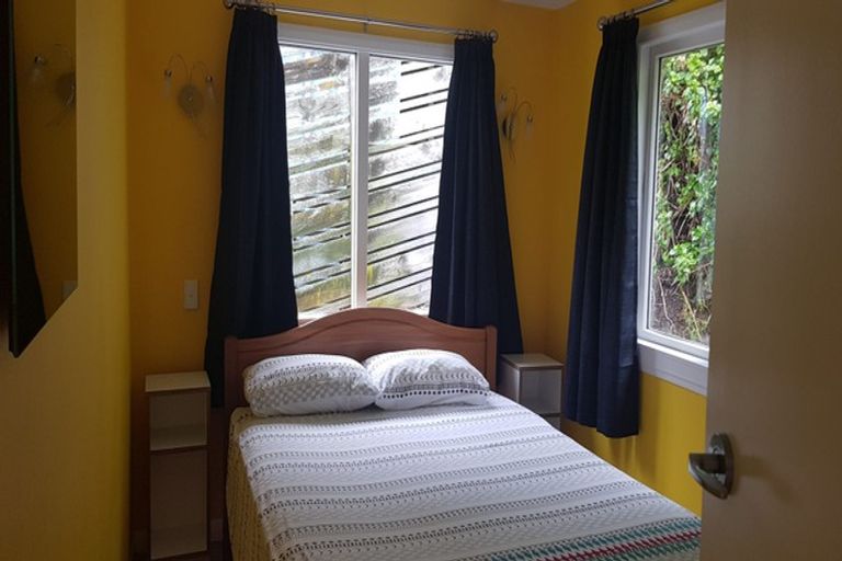 Photo of property in 130 Owhiro Bay Parade, Owhiro Bay, Wellington, 6023