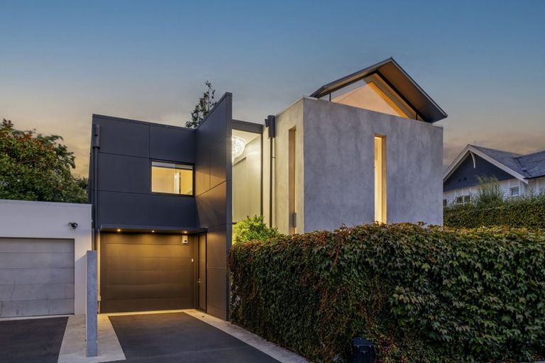 Photo of property in 100 Glandovey Road, Fendalton, Christchurch, 8052