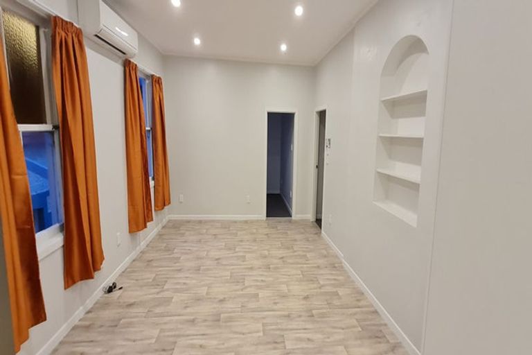 Photo of property in 9 Lipman Street, Mount Victoria, Wellington, 6011