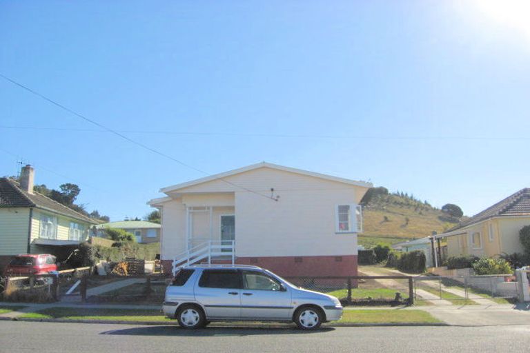Photo of property in 10 Mclean Street, Oamaru North, Oamaru, 9400