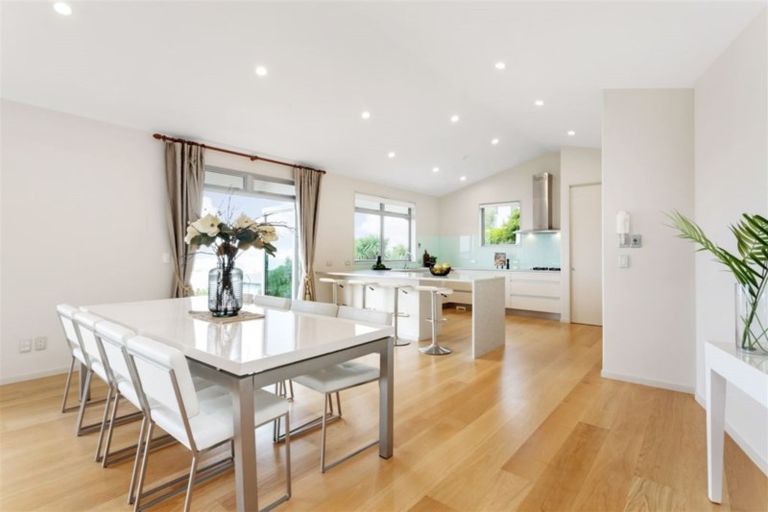 Photo of property in 2 Ti Kouka Eco Lane, Redcliffs, Christchurch, 8081