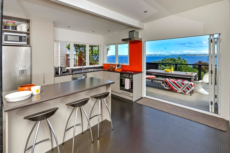 Photo of property in 24 Barrier View Road, Leigh, 0985