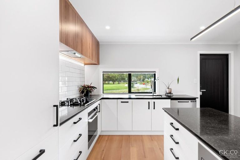 Photo of property in 7 Mawai Hakona Drive, Wallaceville, Upper Hutt, 5018