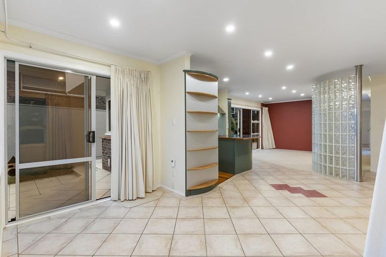 Photo of property in 9 Argo Drive, Half Moon Bay, Auckland, 2012