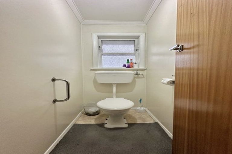 Photo of property in 42 Gibbons Street, Upper Hutt Central, Upper Hutt, 5018