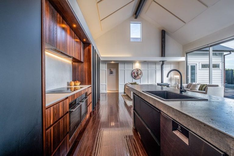 Photo of property in 5 Helm Place, Whitby, Porirua, 5024