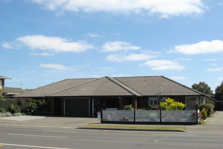 Photo of property in 2/356 Yaldhurst Road, Russley, Christchurch, 8042