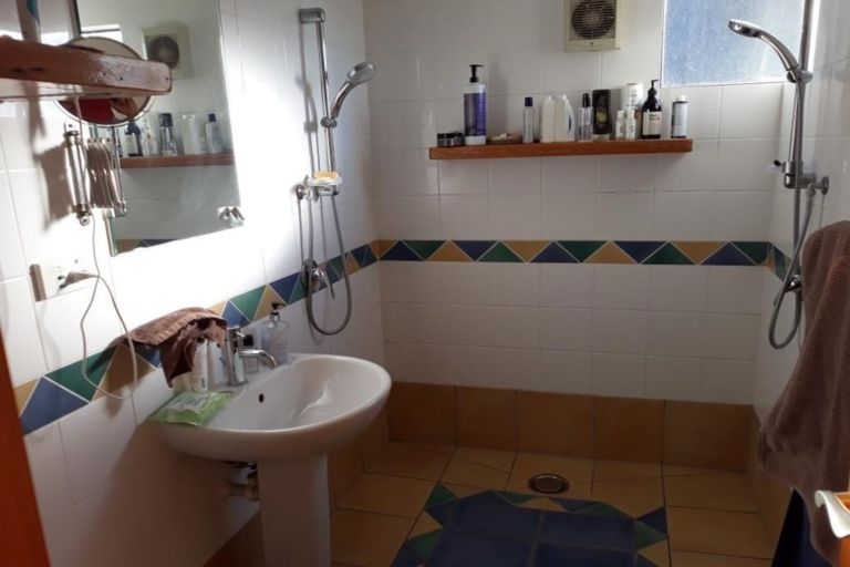 Photo of property in 8 Dalefield Drive, Cashmere, Christchurch, 8022