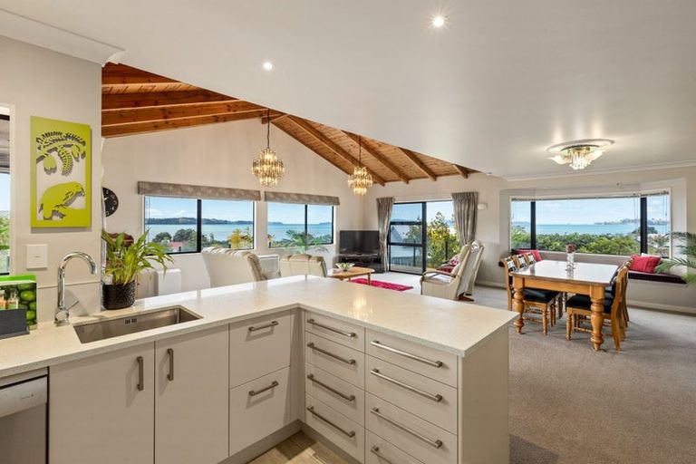 Photo of property in 16 Kahurangi Place, Snells Beach, 0920