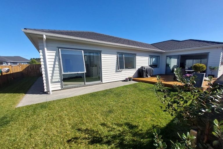 Photo of property in 3 Tarras Road, Kumeu, 0810