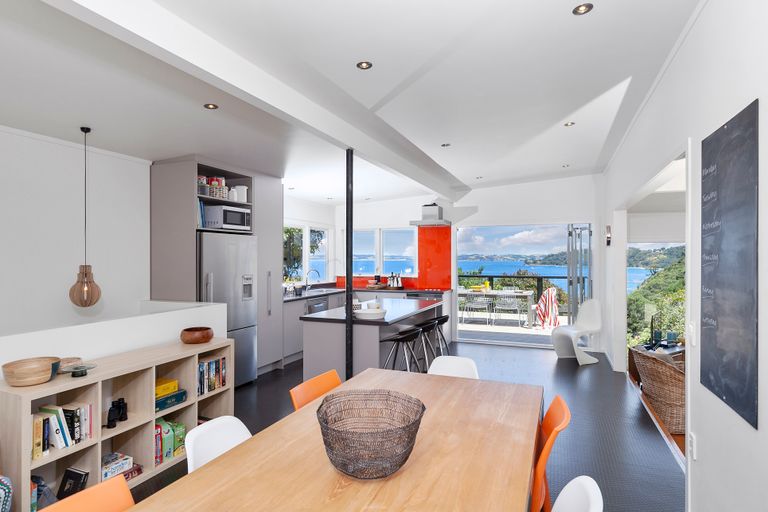 Photo of property in 24 Barrier View Road, Leigh, 0985