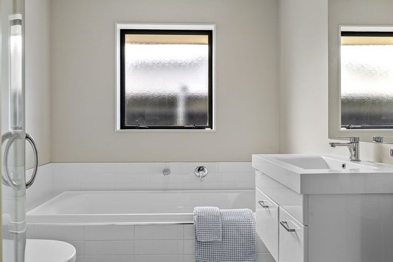 Photo of property in 108 Shillingford Boulevard, Rolleston, 7615