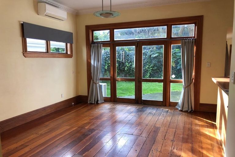Photo of property in 15 Caroline Street, Mount Victoria, Wellington, 6011
