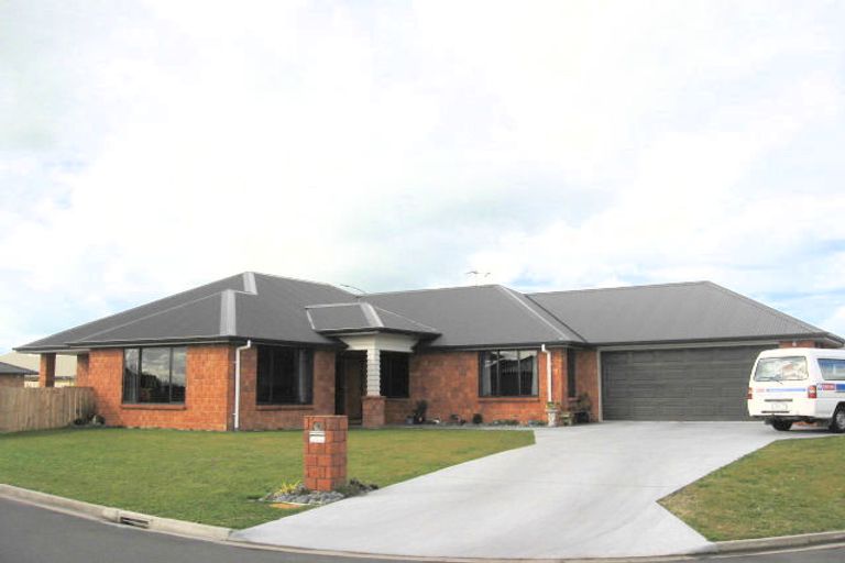 Photo of property in 1 Kingsbury Court, Rototuna North, Hamilton, 3210