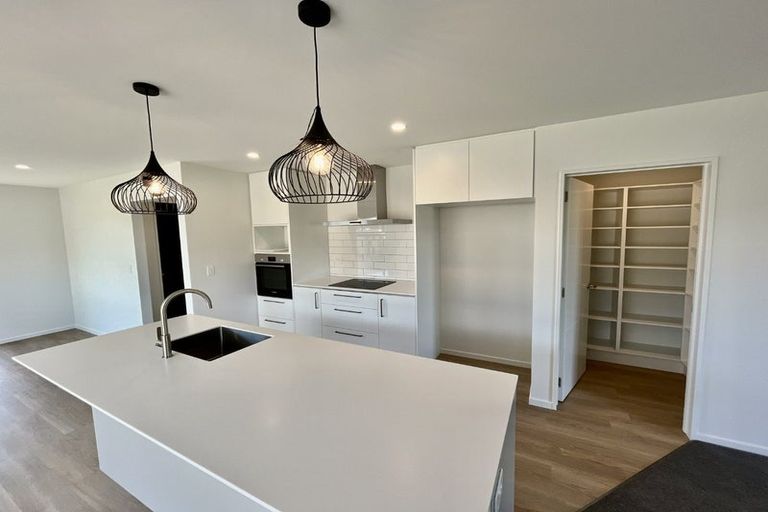 Photo of property in 18 Songpa Street, Halswell, Christchurch, 8025