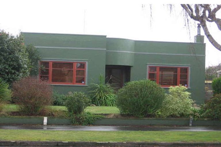 Photo of property in 21 Winston Avenue, Hokowhitu, Palmerston North, 4410