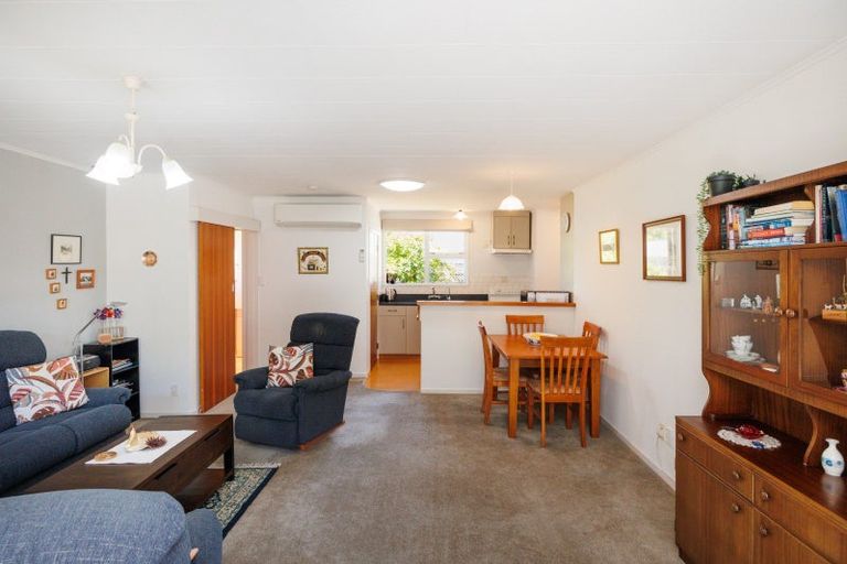 Photo of property in 3 Ruamahanga Crescent, Terrace End, Palmerston North, 4410