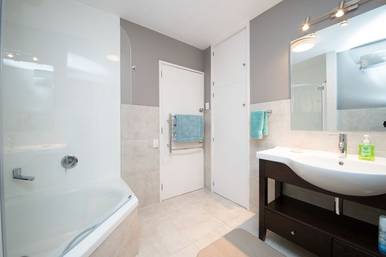 Photo of property in 40 Epsom Road, Hokowhitu, Palmerston North, 4410