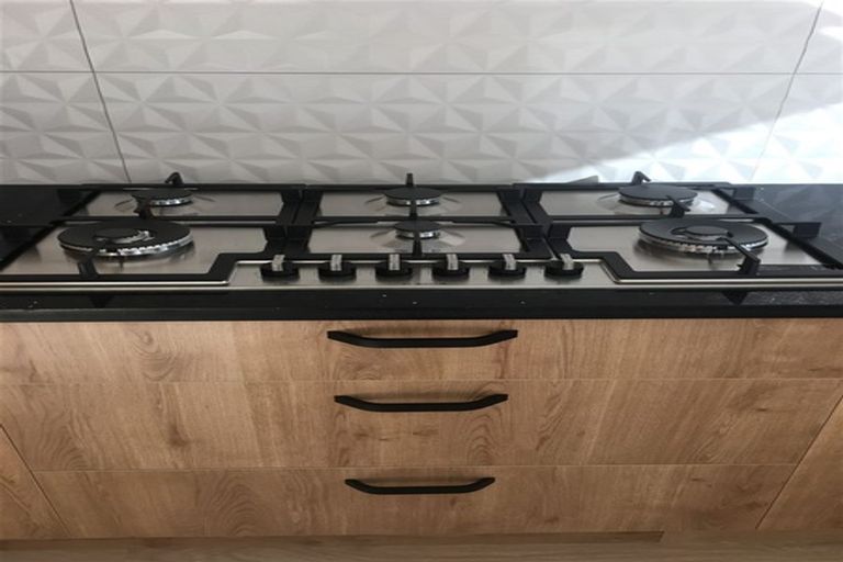 Photo of property in 50 Bordeaux Parade, Te Atatu South, Auckland, 0610