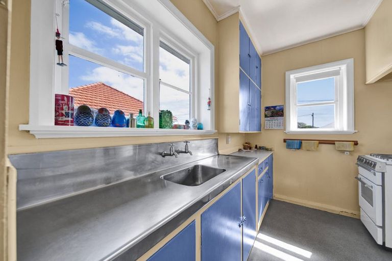 Photo of property in 40-42 Dixon Avenue, Hawera, 4610