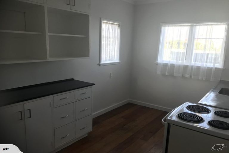 Photo of property in 229 Featherston Street, Palmerston North, 4410