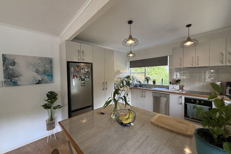 Photo of property in 7 Maori Hut Road, Red Beach, 0932