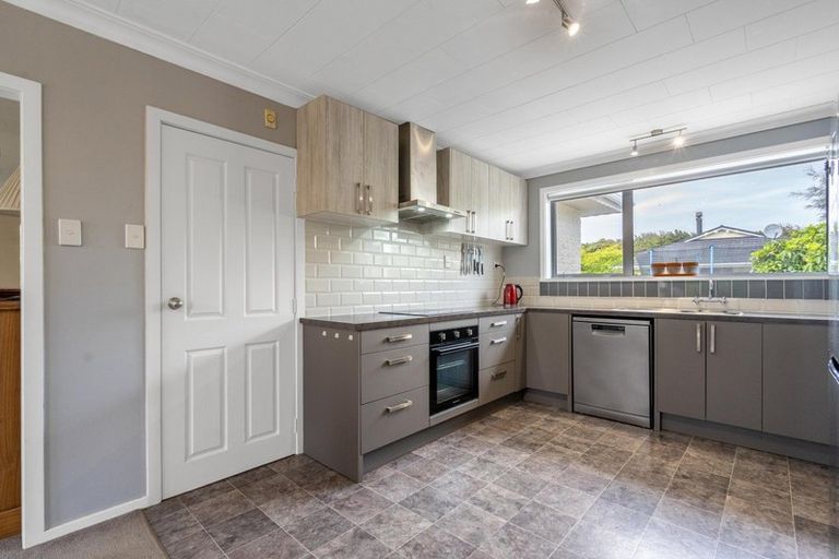 Photo of property in 114 Ruru Avenue, Otatara, Invercargill, 9879