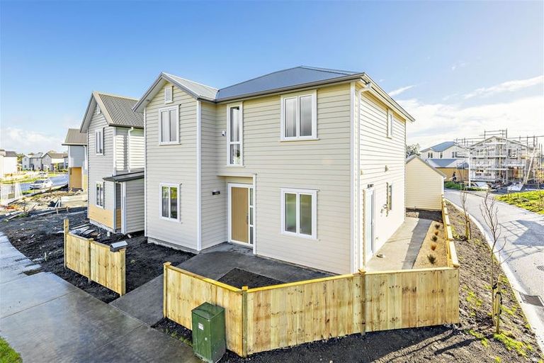 Photo of property in 14 Warbler Crescent, Papakura, 2110