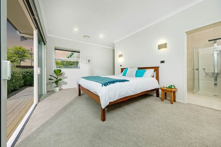 Photo of property in 51 Churchouse Road, Greenhithe, Auckland, 0632