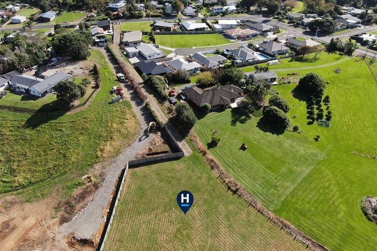 Photo of property in 61 Athenree Road, Athenree, 3177