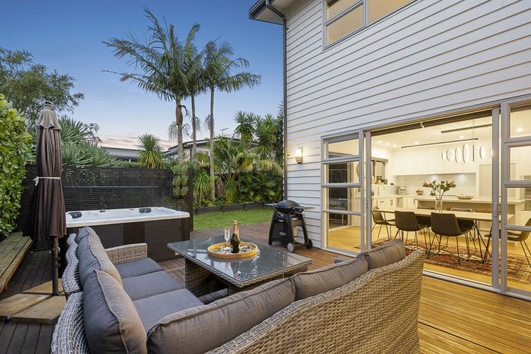 Photo of property in 6 Regent Street, Devonport, Auckland, 0624