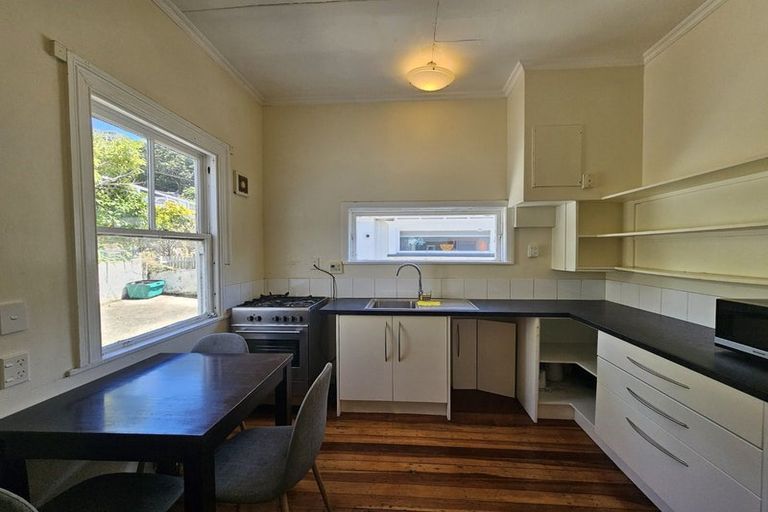 Photo of property in 37 Raroa Road, Kelburn, Wellington, 6012