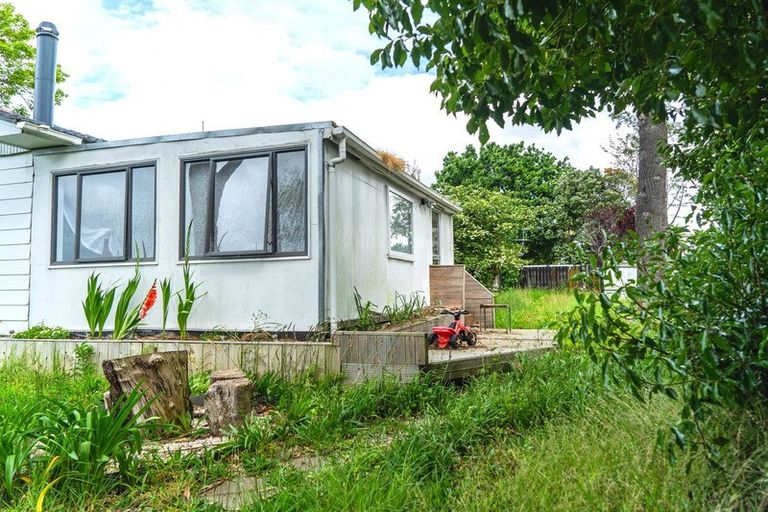 Photo of property in 3 Sandrine Avenue, Clover Park, Auckland, 2019