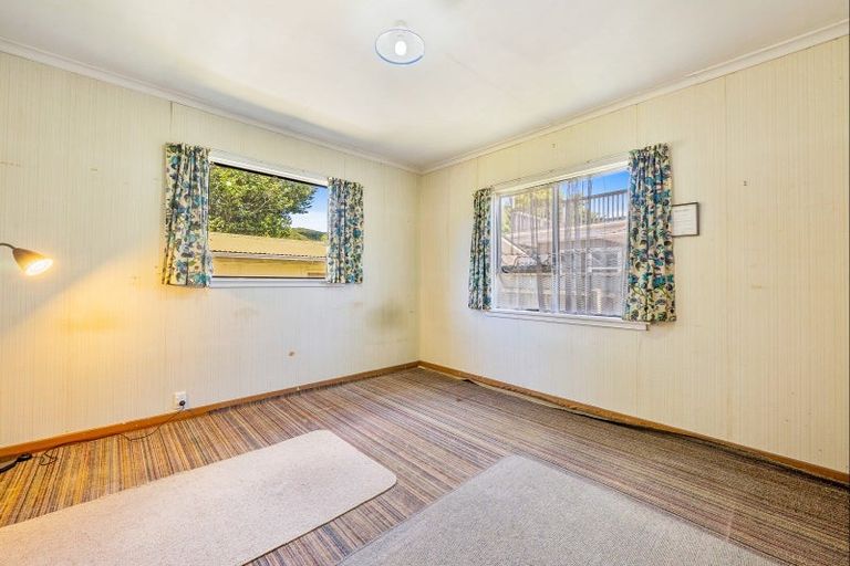 Photo of property in 15 Heretaunga Square, Silverstream, Upper Hutt, 5019