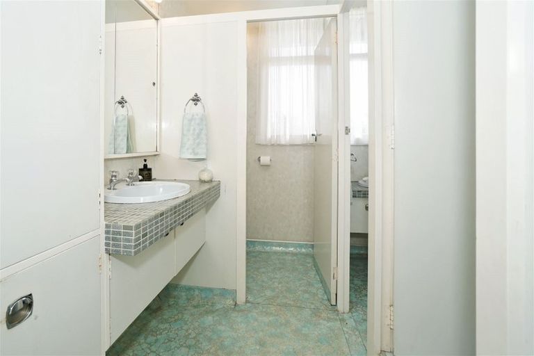 Photo of property in 162 Cambridge Road, Hillcrest, Hamilton, 3216