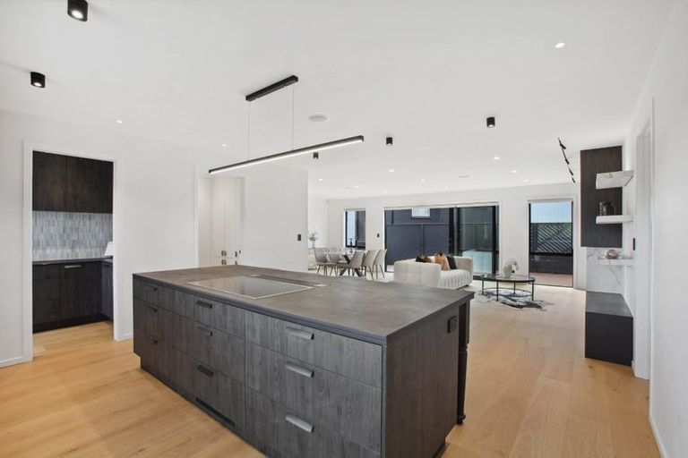 Photo of property in 28a Oliver Twist Avenue, Mellons Bay, Auckland, 2014