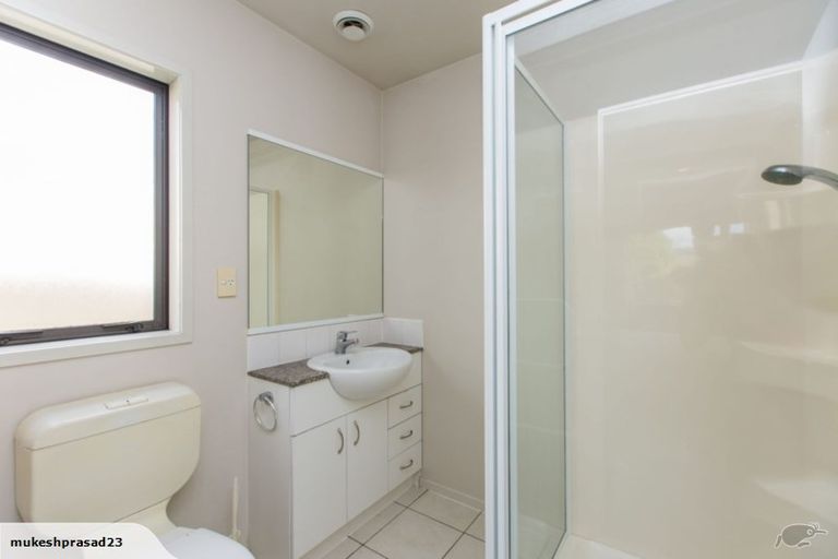 Photo of property in 1/18 Alicante Avenue, Hillpark, Auckland, 2102