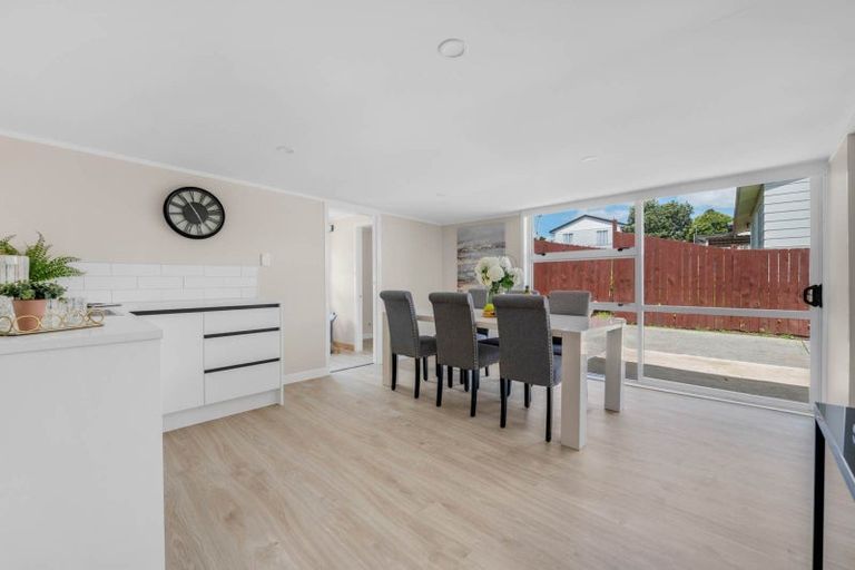 Photo of property in 27 Takanini Road, Takanini, 2112