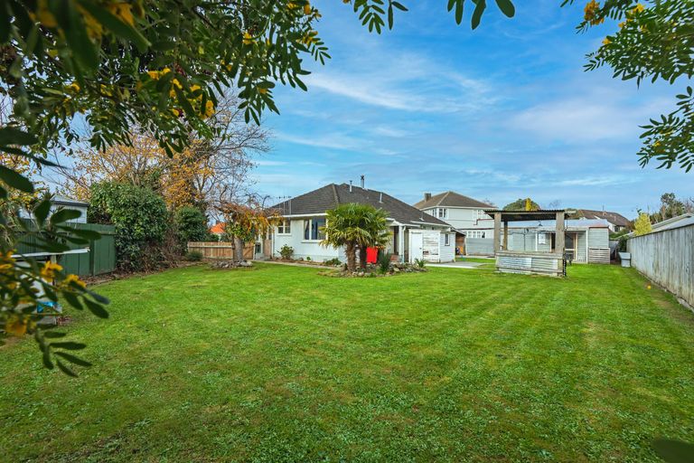 Photo of property in 4 Hinton Place, Roslyn, Palmerston North, 4414