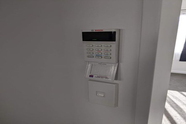 Photo of property in 1b Pollen Street, Johnsonville, Wellington, 6037