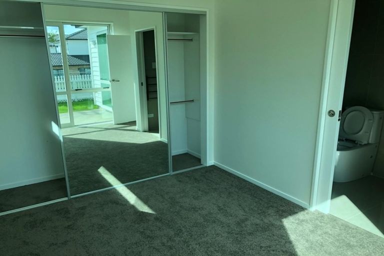 Photo of property in 2a Sherwood Avenue, Te Atatu South, Auckland, 0610