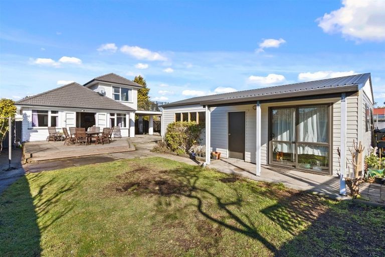 Photo of property in 8 Mappleton Avenue, Burnside, Christchurch, 8053