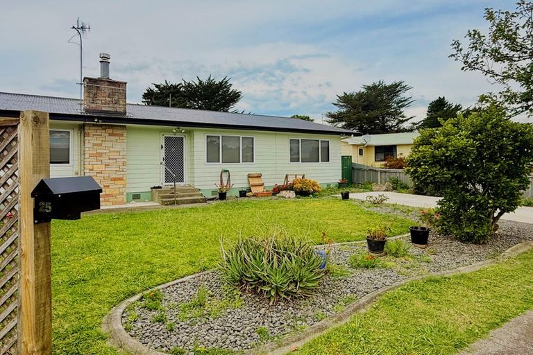 Photo of property in 25 Exeter Crescent, Pirimai, Napier, 4112