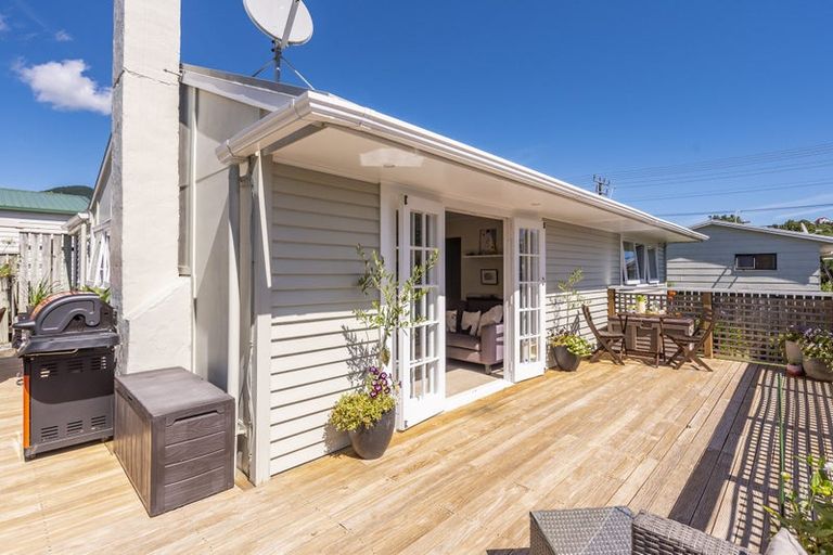 Photo of property in 63 Ruapehu Street, Paraparaumu, 5032