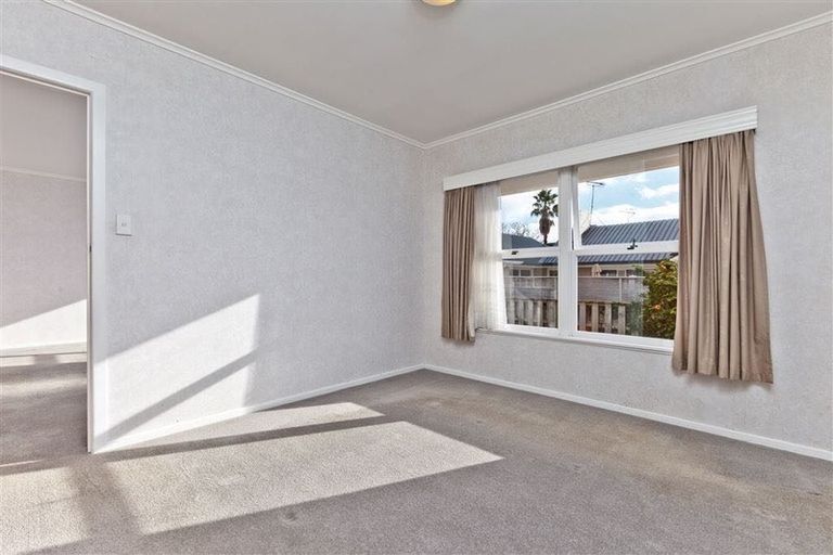 Photo of property in 2/17 Saltburn Road, Milford, Auckland, 0620