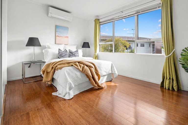 Photo of property in 21 Celeste Place, Totara Vale, Auckland, 0627