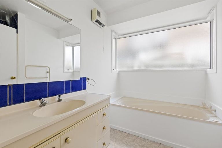 Photo of property in 2/51 Picton Avenue, Riccarton, Christchurch, 8011