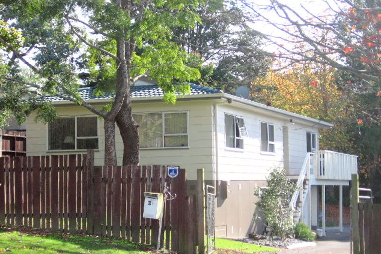 Photo of property in 65 Zita Maria Drive, Massey, Auckland, 0614